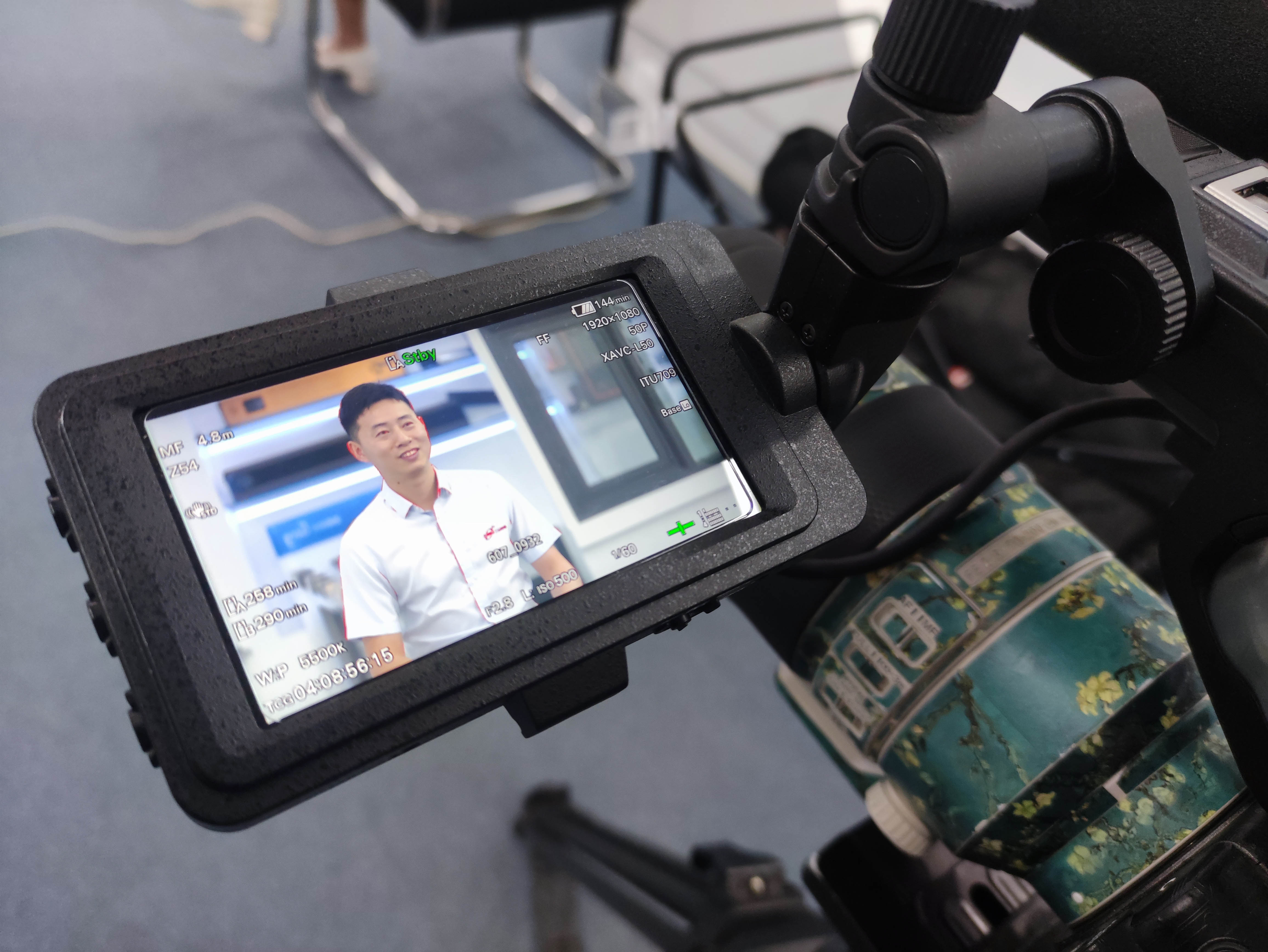 1685674935805167.jpg 镜头里的劳动者.jpg